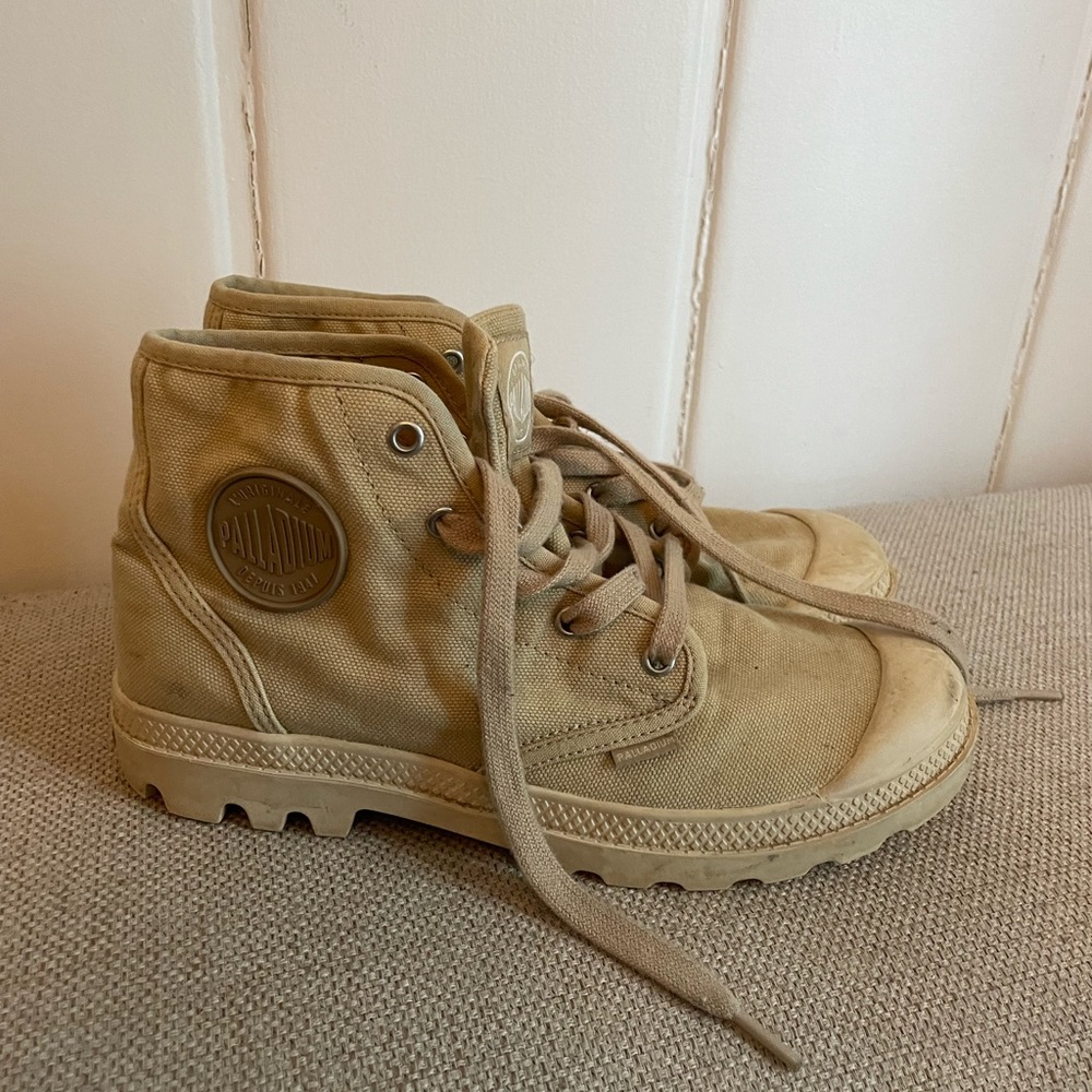 Palladium boots sneakers tan